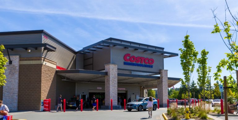 9 Destination Shopping Opportunities in Lynnwood - Windermere/North